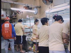 -Bánh Mì Huynh Hoa