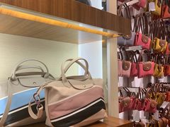 -Longchamp(佛罗伦萨小镇奥特莱斯店)