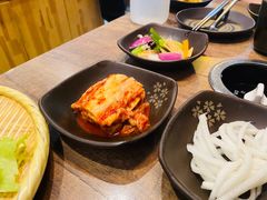种小菜-香猪坊韩国烤肉专属门店(魏公村店)