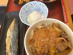 温泉蛋牛丼-食其家·牛丼咖喱(宜山路贝岭店)