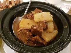 红烧萝卜牛腩煲-唐宫