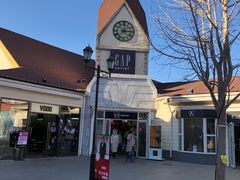 -GAP(王府井奥莱·香江小镇店)
