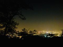 -鬼笑石后山停车场