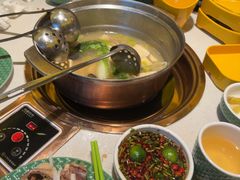 -润园四季椰子鸡火锅(卓越INTOWN店)