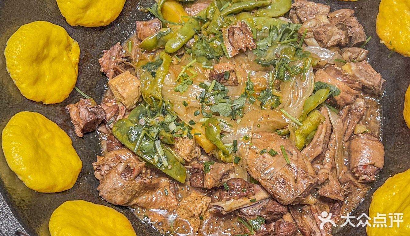 在杭州的东北银入冬仪式感就是铁锅炖大鹅啊