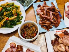 熏猪耳朵-老爷子原味蒸饺(总店)