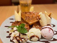 朱古力香蕉华夫饼-Lia Cafe Bar Restaurant松山咖啡屋
