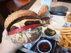 -The Habit Burger Grill 哈比特汉堡(复兴soho店)