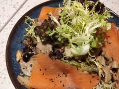 烟熏三文鱼杂菌沙拉-BE BRIGHT KITCHEN(正佳广场店)