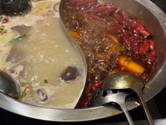 -百年川椒重庆老火锅(光谷店)