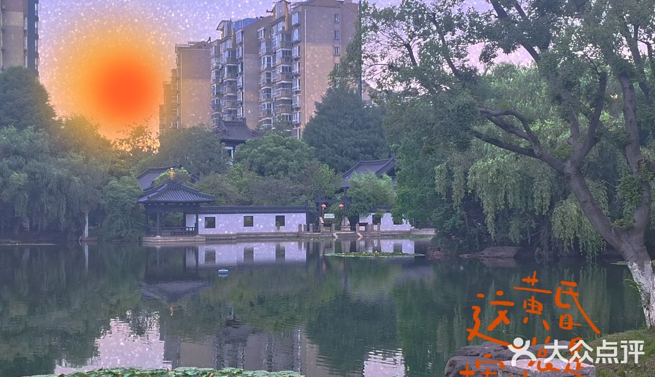 菜品口味很无锡，本地人表示满意