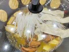 -屯老二农家铁锅炖·行业领军者(梅江店)