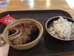 -万和春排骨砂锅米饭(新业广场店)