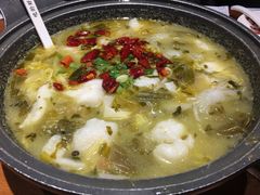 -渝是乎酸菜鱼(龙旗购物中心店)