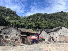 -高荡千年布依古寨旅游景区