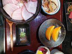 吞拿鱼蓉拼大腩定食-定食Doraya(骆克道店)
