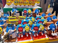 -m豆巧克力世界(上海世茂广场店)