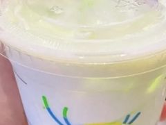 初恋青提小铁-瑞幸咖啡(泉州中骏世界城金街店)