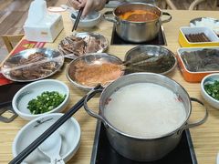 -杨老板·海鲜集市火锅·鲜切牛肉(中防万宝店)