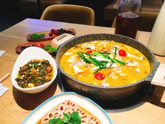 -山城外·非遗酸菜鱼(新都汇融店)