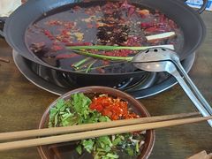 -黄潇洒老火锅(九眼桥宏济巷店)