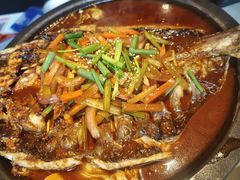 -鸣记脆皮烤鱼·海鲜烤鱼(三八广场店)