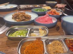 -明洞阿姨·韩式酱蟹烤肉·创意料理(三元桥店)