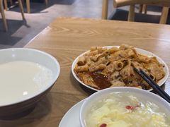 -三好食堂(煎饺·馄饨·肉饼米线·盛世广场店)