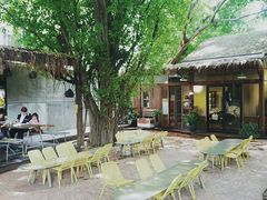 -莓园冰淇淋店