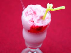 草莓冰沙-三色堇(小通巷店)