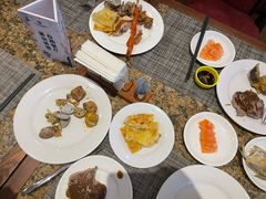 -三英温泉度假酒店-自助餐厅