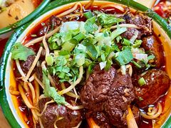 -拈签一笑黄牛肉辣卤串串