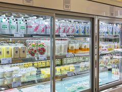 面包甜点陈列柜-白色日记·手作酸奶(麦凯乐店)