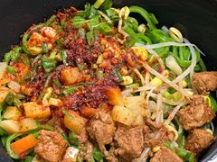 油泼精肉臊子面-手擀菠菜面(西康路店)