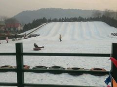 -十三陵雪世界滑雪场