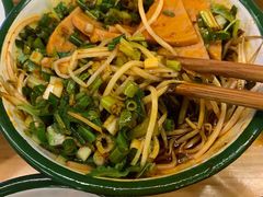 -拈签一笑黄牛肉辣卤串串