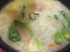 -香巴拉云南餐厅(华莱坞店)