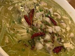 招牌酸菜鱼（必点）-爱啤精酿·民谣酒馆(滨江店)