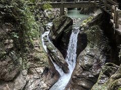 -龙水峡地缝景区