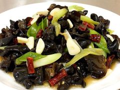 葱香木耳-齐鲁酒店