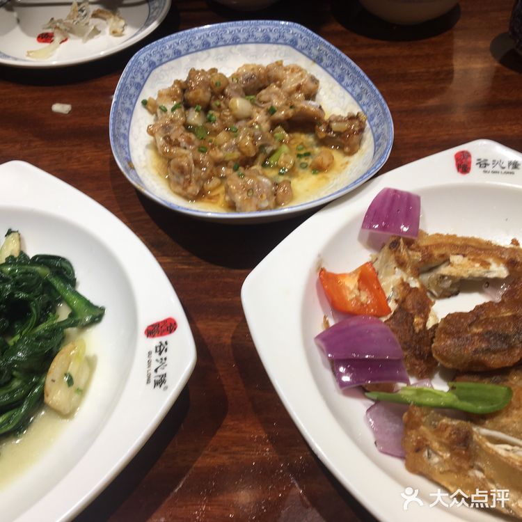 谁料连那么普通的胡椒猪肚汤也没，就叫了个巴戟杜仲猪腰汤