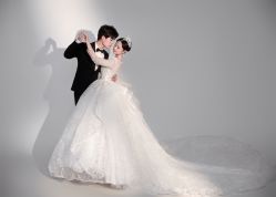 -AOROA·奥洛拉婚纱摄影·旅拍·礼服