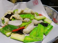 巴鱼炒胜瓜-飞尝蚝·顺德菜·鱼生(顺德总店)