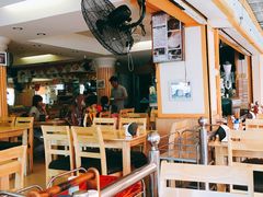 -J Daeng Seafood
