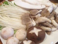 菌菇-牛信亭韩国料理·炭火烤肉(紫藤路店)