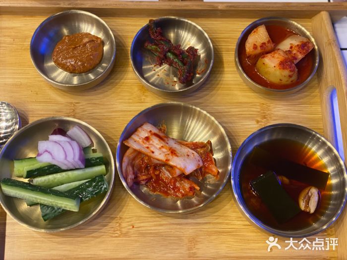 厚有蛋·朝鲜族现压牛肉冷面小菜图片