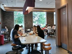 用餐区-麦当劳(欢乐谷店)