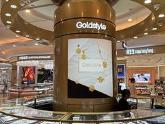 -王府井百货熙地港店