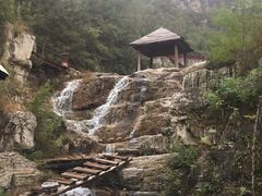 -大平台龙居瀑布旅游区