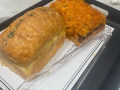 -HOT CRUSH趁热集合·现烤面包(上海环球港店)